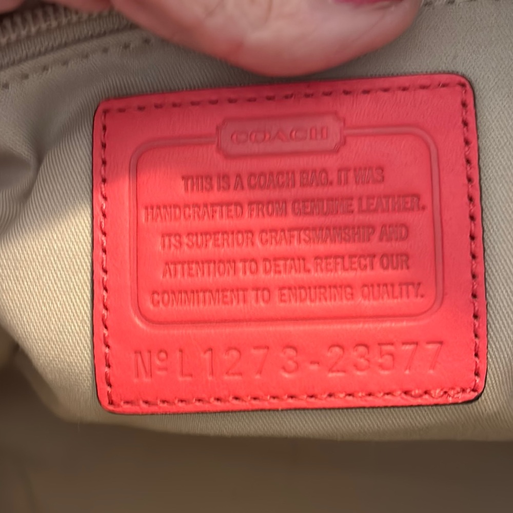 Coach coral handbag - Picture 11 of 11